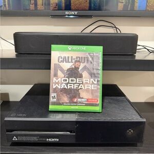 Xbox One Console Bundle with Call of Duty: Modern Warfare - Black